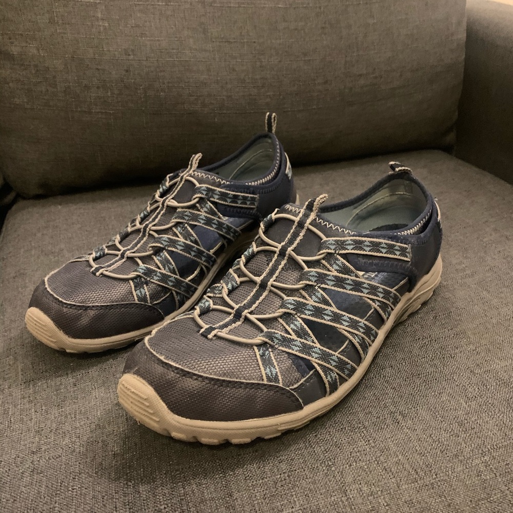 Sketchers Reggae Fest Dory Sandals Size 9